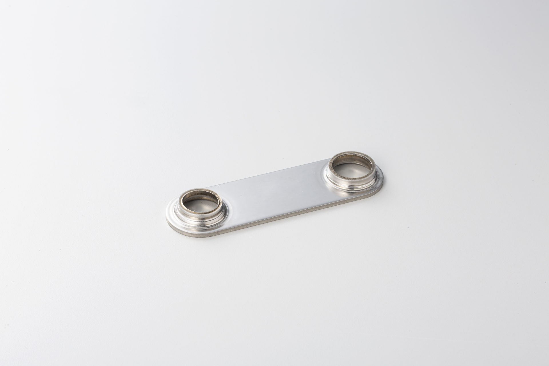 異形プレス加工：水道関連部品